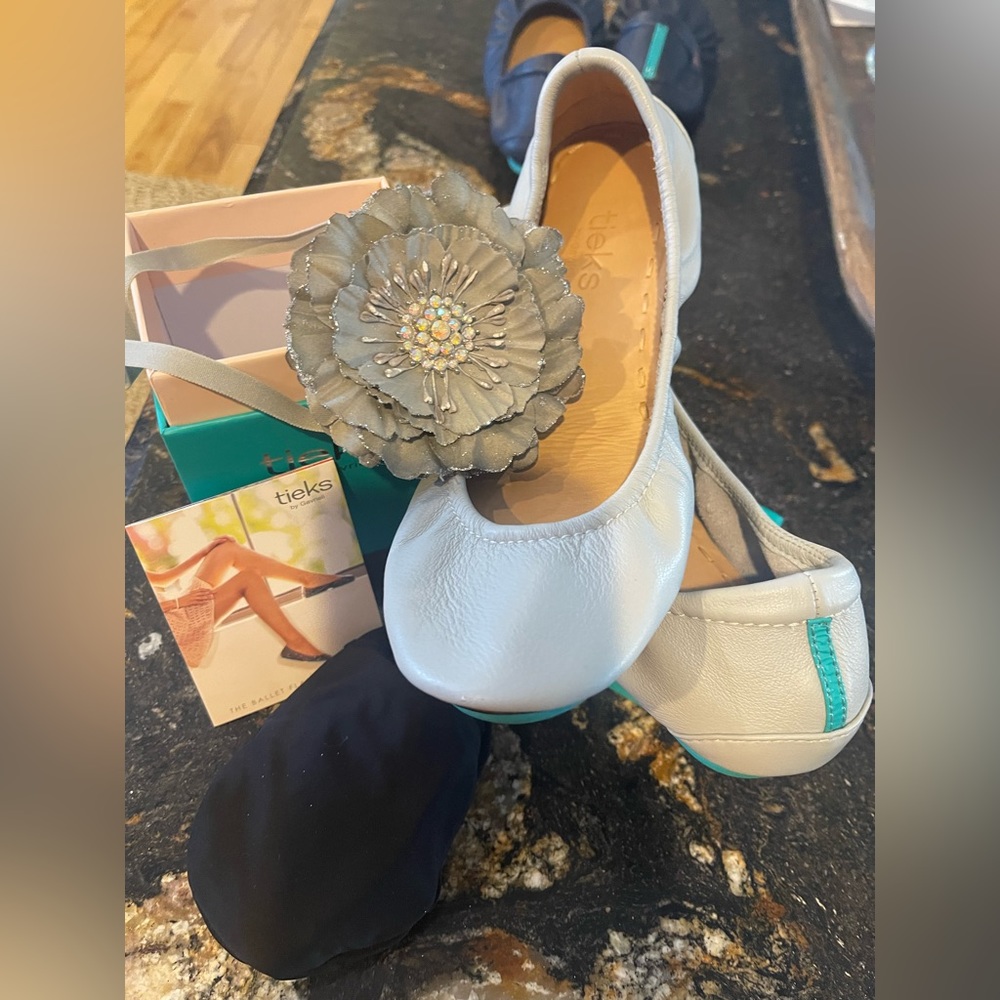 Cool Grey Tieks